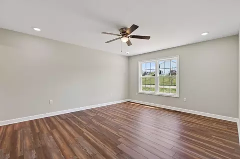 Living - 254 Locustdale Loop, Shenandoah, VA 22849 photo 7 of 8