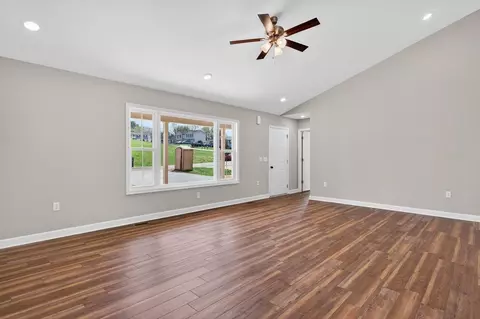 Living - 254 Locustdale Loop, Shenandoah, VA 22849 photo 3 of 8