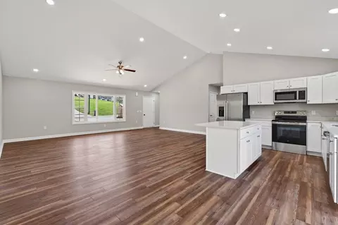 Living - 254 Locustdale Loop, Shenandoah, VA 22849 photo 6 of 8