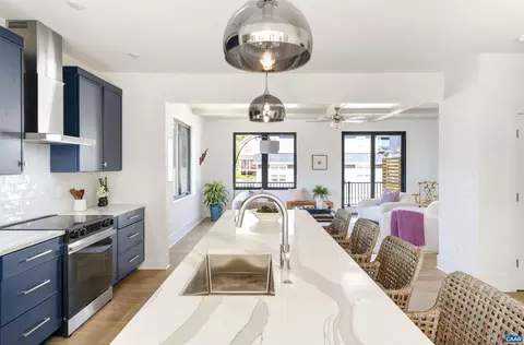 987 5th St SW, Charlottesville, VA 22902