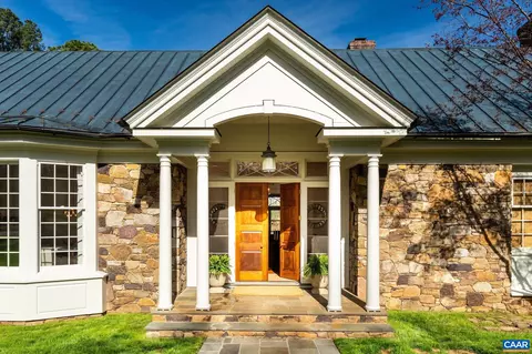 1480 Garth Gate Ln, Charlottesville, VA 22901