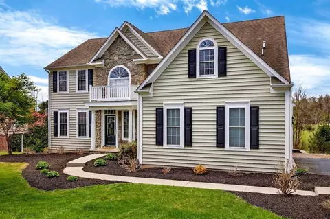 208 Claybrook Dr, Waynesboro, VA 22980