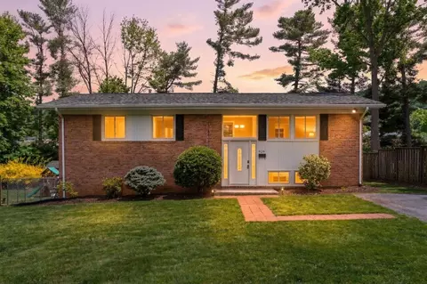 924 Washington Ave, Waynesboro, VA 22980