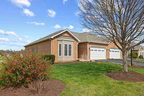 320 Petros Dr, Waynesboro, VA 22980