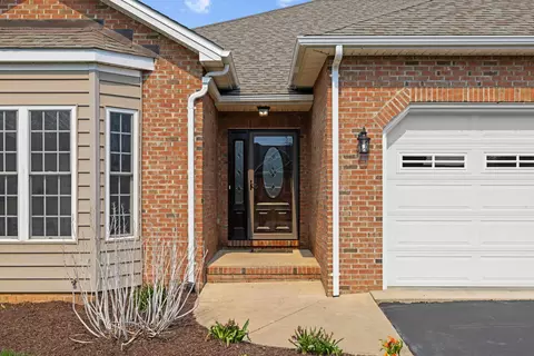 320 Petros Dr, Waynesboro, VA 22980