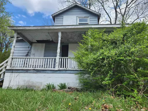 1615 E Main St E, Waynesboro, VA 22980