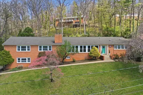 1229 Woodcrest Cir, Harrisonburg, VA 22801