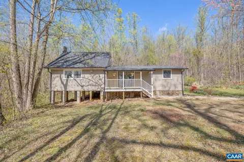 1112 Red Bird Dr, Stanardsville, VA 22973