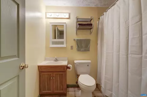 Bath - 15 Austin Dr, Palmyra, VA 22963 photo 2 of 2