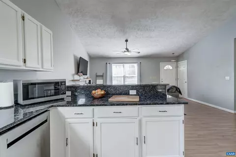 Kitchen - 15 Austin Dr, Palmyra, VA 22963 photo 5 of 5
