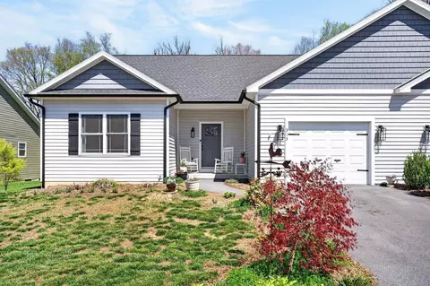 313 Willow Oaks Dr, Elkton, VA 22827