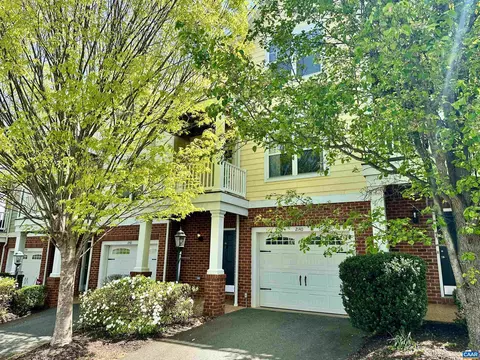 2140 Saranac Ct, Charlottesville, VA 22911