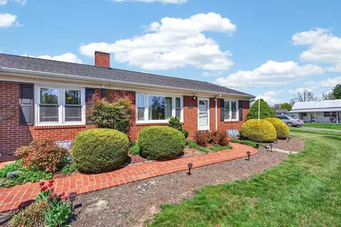 9625 Town Hall Rd, Mcgaheysville, VA 22840