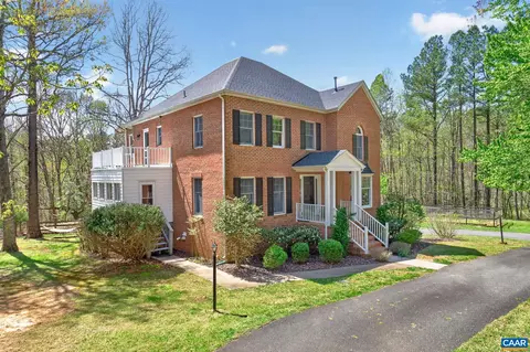 7087 Dick Woods Rd, Afton, VA 22920