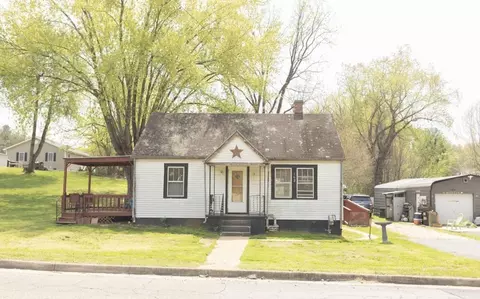 162 E 40th St E, Buena Vista, VA 24416