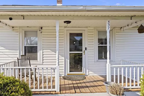 337 Mary Gray Ln, Staunton, VA 24401