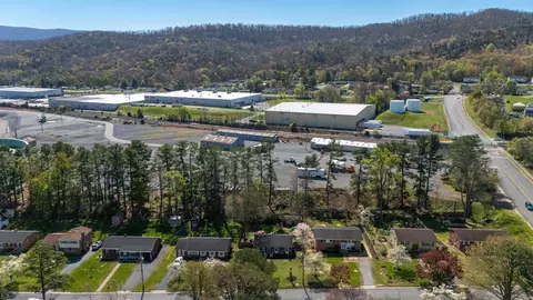 View/Area - 918 Washington Ave, Waynesboro, VA 22980 photo 10 of 13