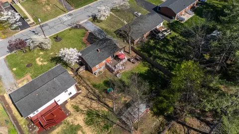 View/Area - 918 Washington Ave, Waynesboro, VA 22980 photo 8 of 13