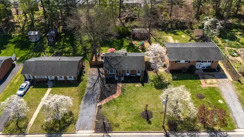 View/Area - 918 Washington Ave, Waynesboro, VA 22980 photo 5 of 13