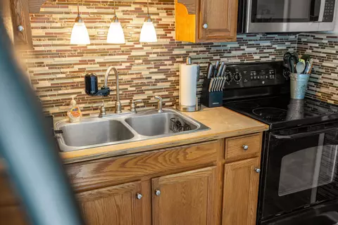 Kitchen - 918 Washington Ave, Waynesboro, VA 22980 photo 5 of 10