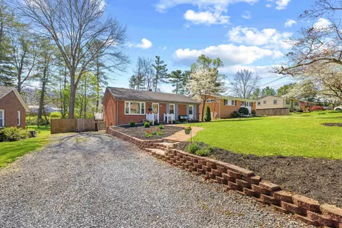 Exterior - 918 Washington Ave, Waynesboro, VA 22980 photo 1 of 17