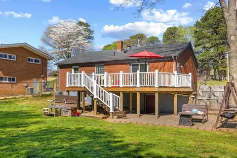 Exterior - 918 Washington Ave, Waynesboro, VA 22980 photo 11 of 17