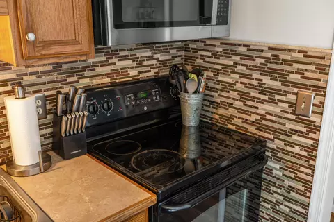 Kitchen - 918 Washington Ave, Waynesboro, VA 22980 photo 6 of 10