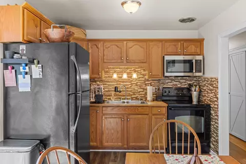 Kitchen - 918 Washington Ave, Waynesboro, VA 22980 photo 7 of 10