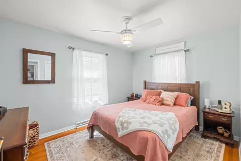 Bedroom - 918 Washington Ave, Waynesboro, VA 22980 photo 1 of 3