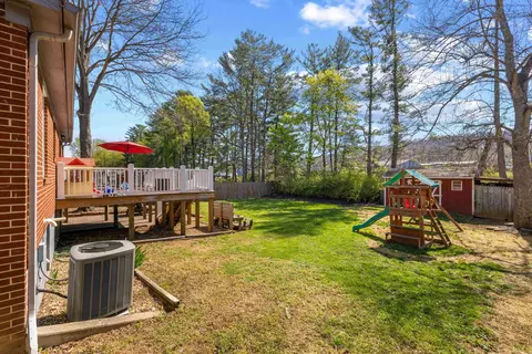 Exterior - 918 Washington Ave, Waynesboro, VA 22980 photo 16 of 17
