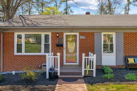 Exterior - 918 Washington Ave, Waynesboro, VA 22980 photo 6 of 17