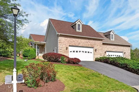 2102 Lake Terrace Dr, Harrisonburg, VA 22802