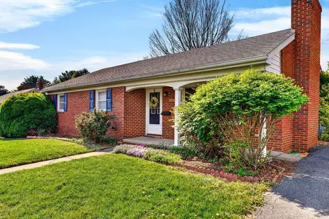 1043 Jefferson Ave, Waynesboro, VA 22980