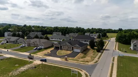 5 Meriwether Cir, Stuarts Draft, VA 24477