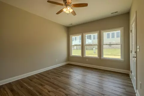 Living - 5 Meriwether Cir, Stuarts Draft, VA 24477 photo 3 of 3