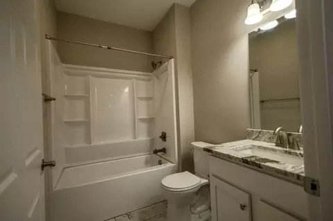 Bath - 5 Meriwether Cir, Stuarts Draft, VA 24477 photo 3 of 3