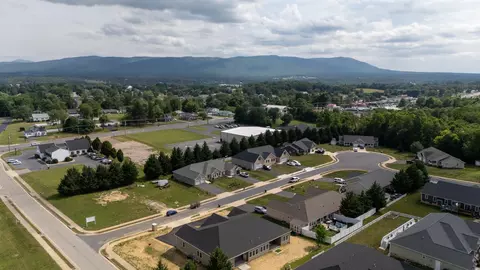 View/Area - 5 Meriwether Cir, Stuarts Draft, VA 24477 photo 6 of 11