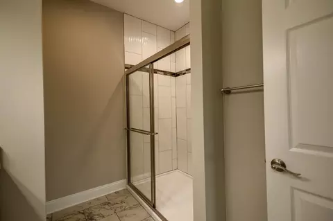 Bath - 5 Meriwether Cir, Stuarts Draft, VA 24477 photo 2 of 3