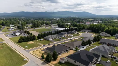 View/Area - 5 Meriwether Cir, Stuarts Draft, VA 24477 photo 7 of 11
