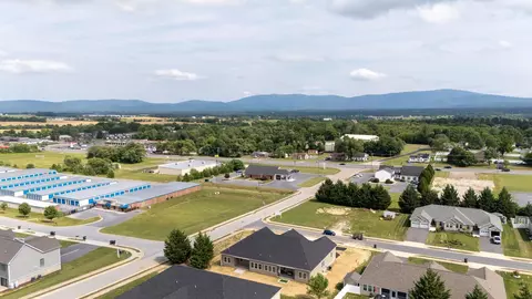 View/Area - 5 Meriwether Cir, Stuarts Draft, VA 24477 photo 9 of 11