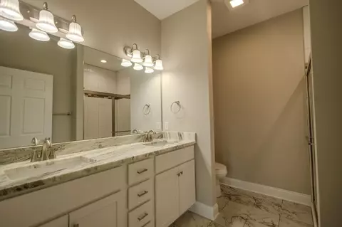 Bath - 5 Meriwether Cir, Stuarts Draft, VA 24477 photo 1 of 3