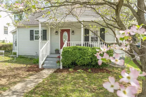 414 James Ave, Waynesboro, VA 22980