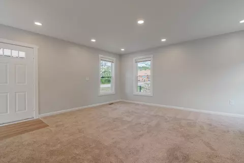Living - 2163 Raphine Rd, Raphine, VA 24472 photo 4 of 6