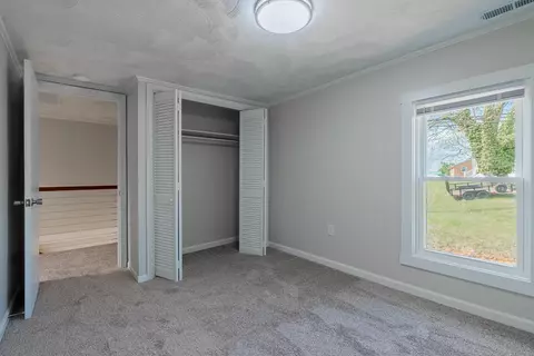 Bedroom - 2163 Raphine Rd, Raphine, VA 24472 photo 7 of 9