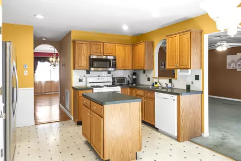 Kitchen - 3602 Taplow Ter, Midlothian, VA 23112 photo 3 of 3