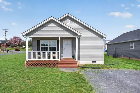 614 S Second St S, Shenandoah, VA 22849
