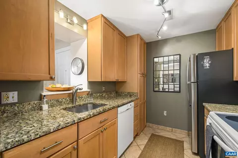 Kitchen - 804 E Jefferson St #D, Charlottesville, VA 22902 photo 3 of 3