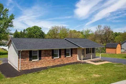 289 Morningside Dr, Broadway, VA 22815