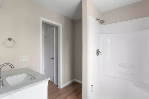 Bath - 289 Morningside Dr, Broadway, VA 22815 photo 1 of 2