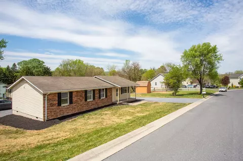 289 Morningside Dr, Broadway, VA 22815